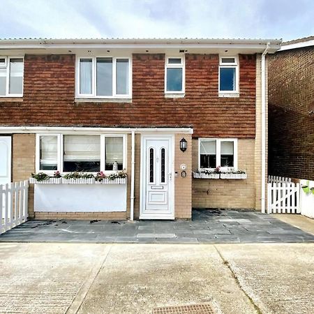 1Min Walk To Beach- Happy Waves- Family Home Camber Екстериор снимка
